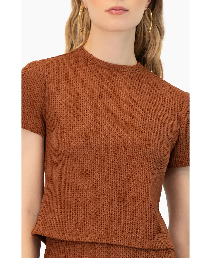 Ivonne Women's Textured Knit Short Sleeve Top