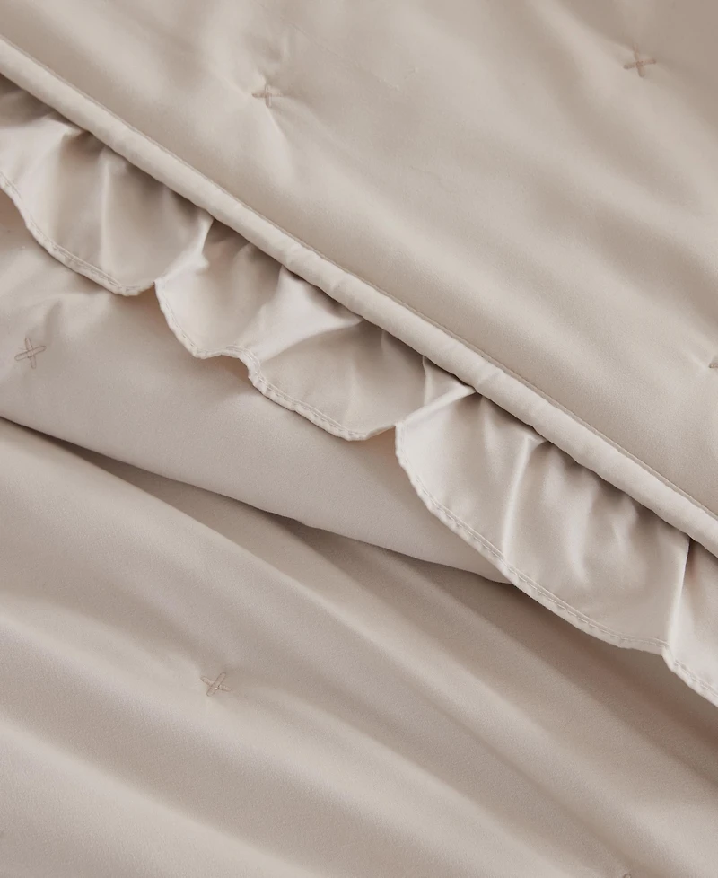 Linery & Co Dot Stitch Ruffled Quilt Set With Shams