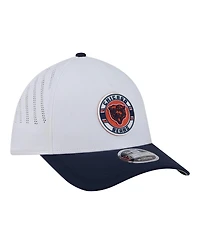 New Era Men's White/Navy Chicago Bears Patch 39THIRTY A-Frame M-Crown Perforated Flex Hat