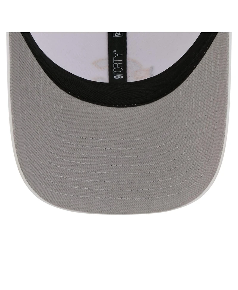 New Era Men's White Chicago Cubs Flag 9FORTY Trucker Adjustable Hat
