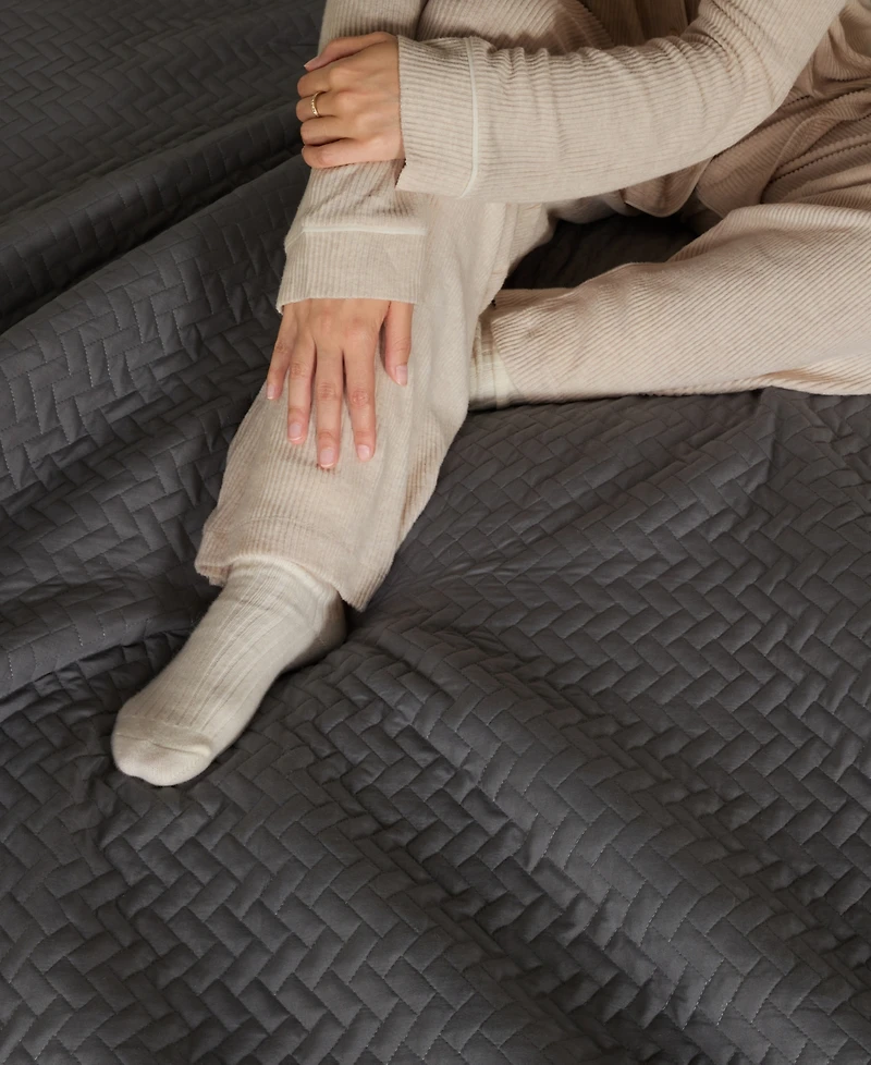 ienjoy Home Herringbone Lightweight Quilted Coverlet Set