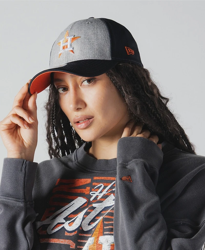 New Era Women's Navy Houston Astros Boxy Mineral Wash Dolmen Sleeve Cropped Sweatshirt