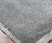 Surya Kavita Kvt-2323 6' x 9' Area Rug