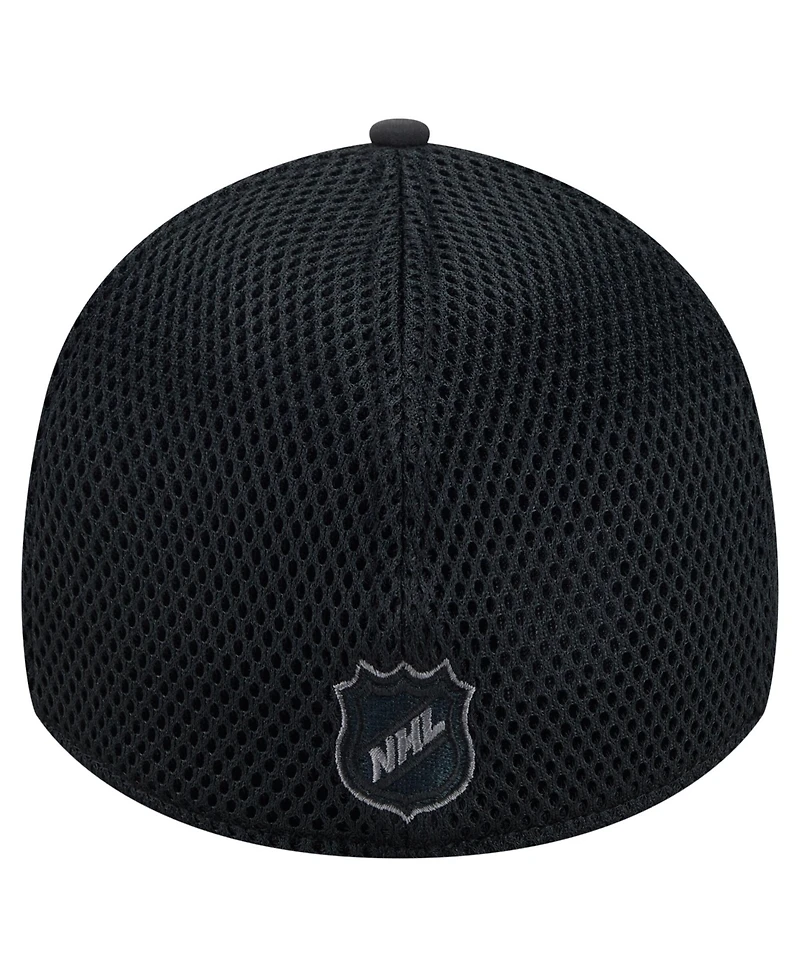 New Era Men's Black Detroit Red Wings Blackout 39THIRTY Flex Fit Hat