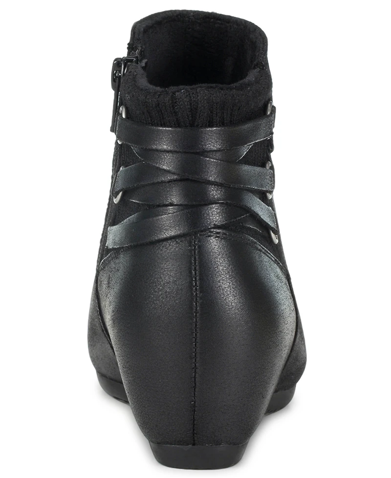 Baretraps Women's Payten Zipper Booties