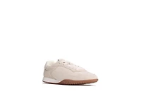 Eos Footwear Women's Glide Sneaker