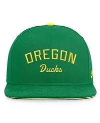 Nike Men's Green Oregon Ducks Legacy Snapback Hat