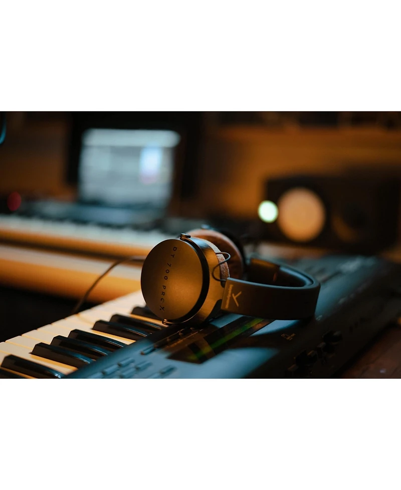 beyerdynamic Dt 700 Pro X Closed-Back Studio Headphones, Stellar.45 Driver, 48 Ohm, Wired for Recording and Monitoring