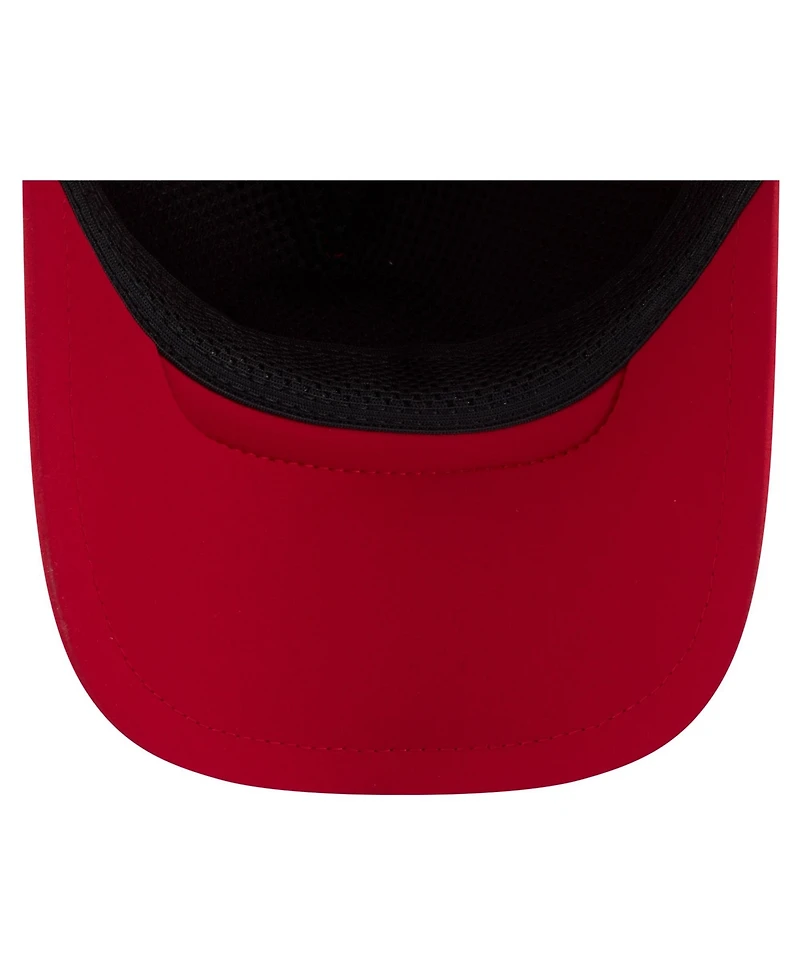 New Era Men's Red Tampa Bay Buccaneers 2026 Sideline Apex 9FORTY Adjustable Trucker Hat