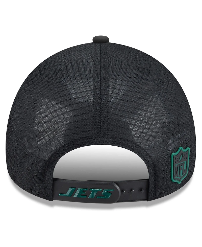 New Era Men's Black New York Jets 2026 Sideline Apex 9FORTY Adjustable Trucker Hat