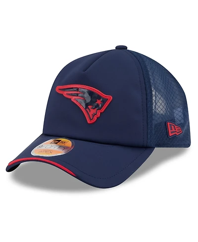 New Era Men's Navy New England Patriots 2026 Sideline Apex 9FORTY Adjustable Trucker Hat