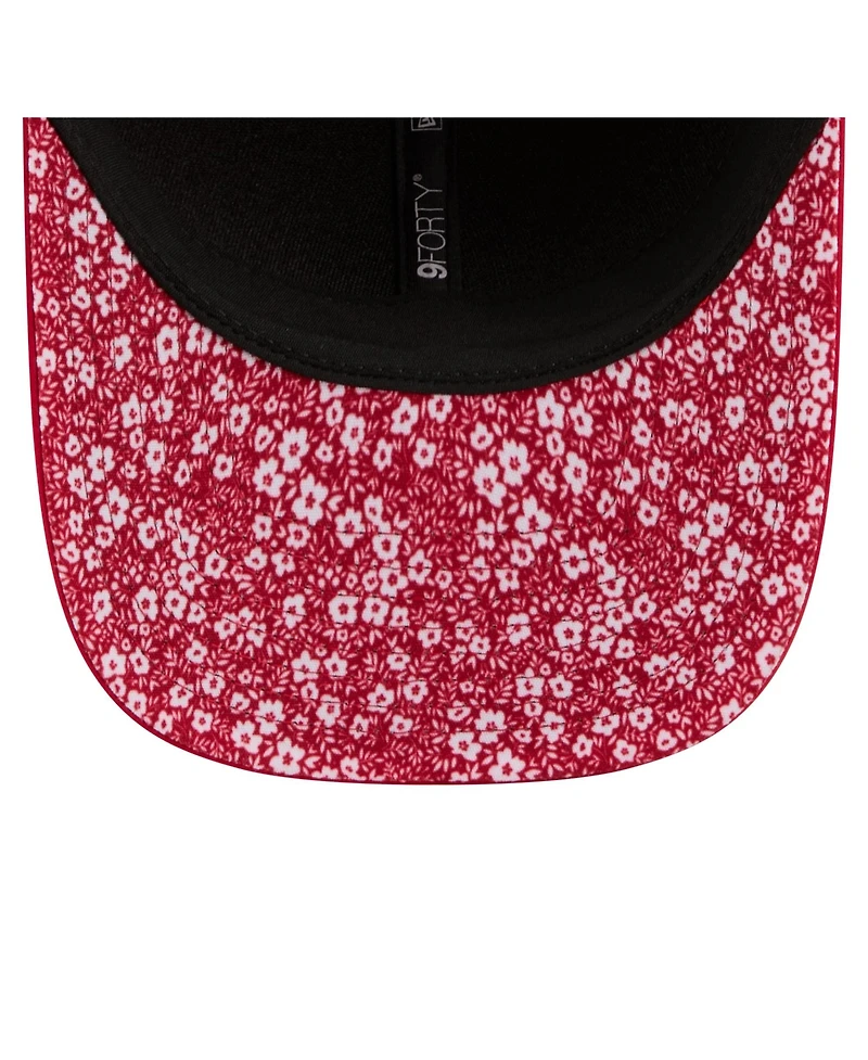 New Era Men's Tampa Bay Buccaneers Floral 9FORTY M-Crown Adjustable Trucker Hat