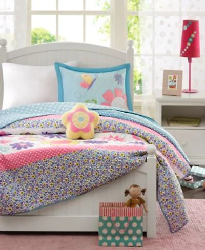 Intelligent Design Crazy Daisy Quilt Sets