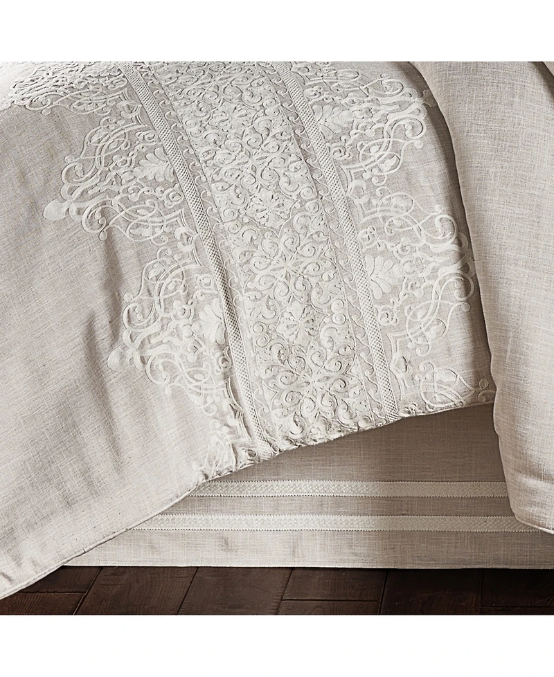 J Queen New York Lauralynn 4-Pc. Comforter Set