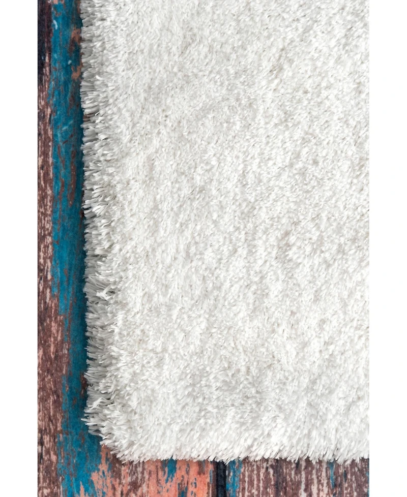 nuLoom Gynel OZAS01A White 5'3" x 7'6" Area Rug
