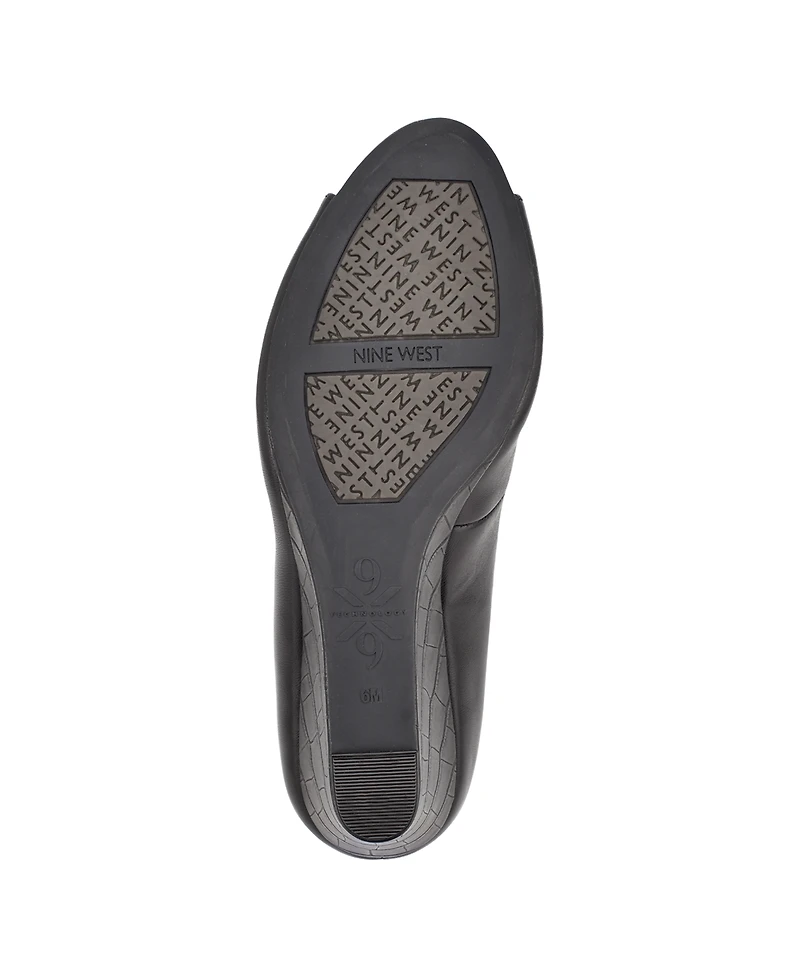 Nine West Women's Cape 9x9 Peep Toe Wedges