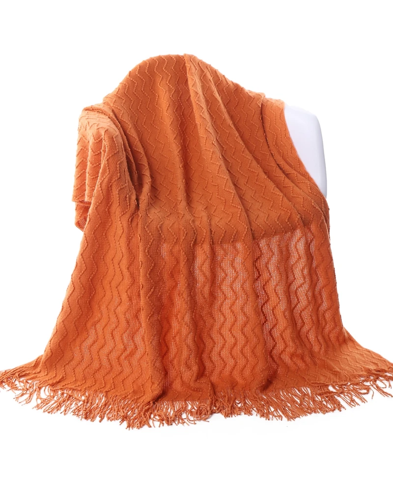 Happycare Textiles Solid Soft Zigzag Lightweight Throw, 60" x 50"