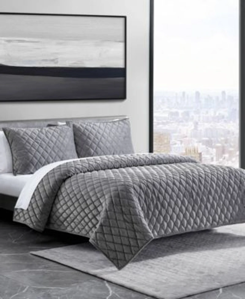 Vera Wang Diamond Velvet Quilt Set