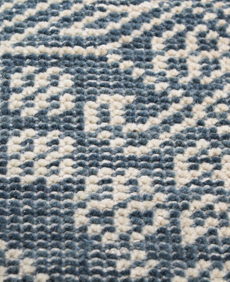 Bashian Carah AR108 3' 6" x 5' 6" Area Rug