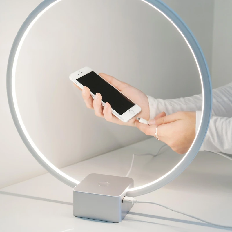 Circle 15" Dimmable Modern Led Desk Lamp with Usb Port