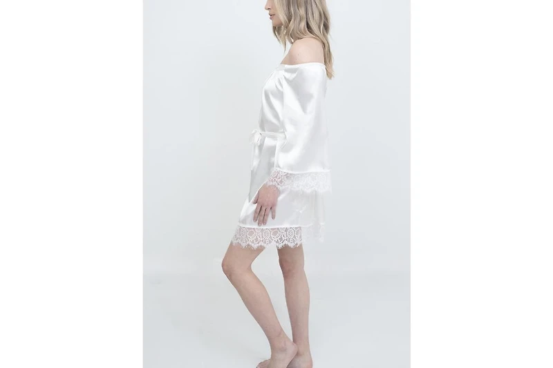 Le Laurier Bridal Women's Off-The-Shoulder Lace Trim The Hair and Makeup Robe
