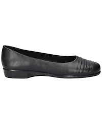 Easy Street Women's Hayes Square Toe Flats