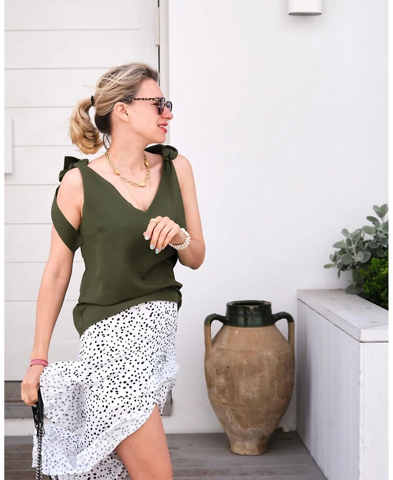 Belle & Bloom Women's Feel For You V Neck Top