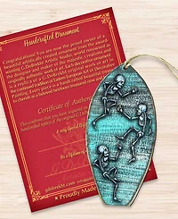 Designocracy Holiday Wooden Ornaments Halloween Skeletons Surfboard Home Decor Set of 2 G. DeBrekht