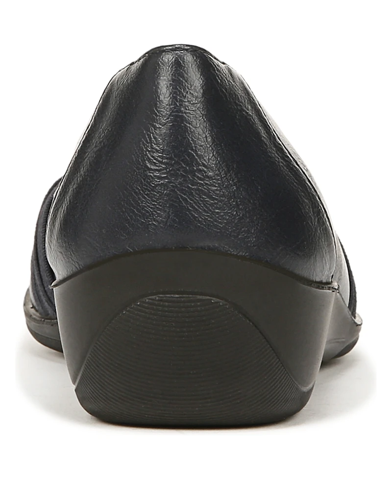 LifeStride Women's Incredible 2 Slip On Ballet Flats
