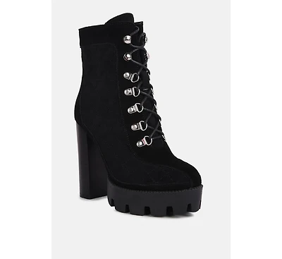 Yoko Womens Fine Suede Quilted Ankle Boots