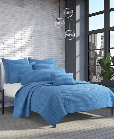 J by Queen Cayman Quilt, Full/Queen