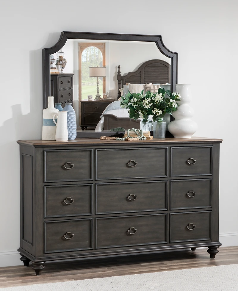 Mandeville Dresser