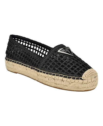 Guess Women's Mones Closed Toe Jute Mesh Upper Casual Espadrille Flats