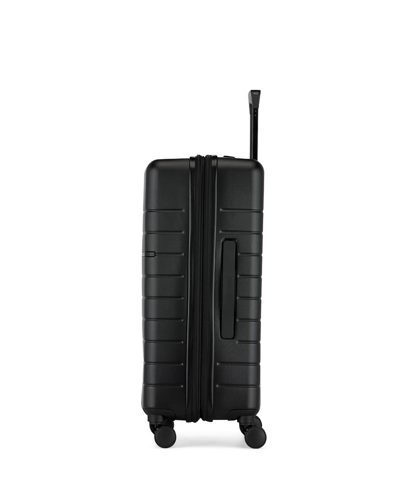Bugatti Munich 24" Upright Luggage