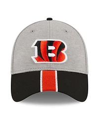 Men's New Era Heather Gray, Black Cincinnati Bengals Striped 39THIRTY Flex Hat