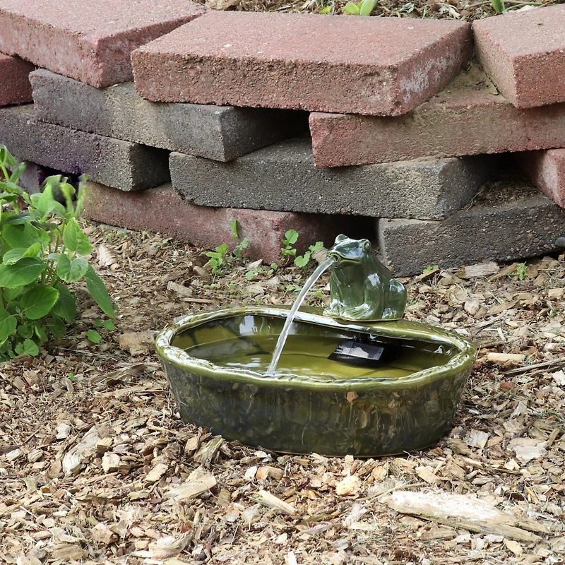 Sunnydaze Decor Ceramic Frog 7-Inch Outdoor Solar Fountain - Submersible Pump - Soothing Water Sounds - Glazed Green Finish
