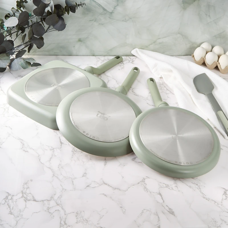 BergHOFF Balance Non-stick Ceramic Omelet pan 10", Recycled Aluminum