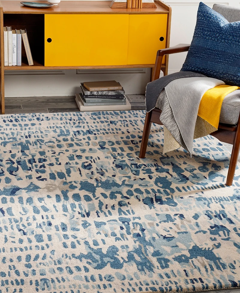 Surya Kavita 33061 2'x3' Area Rug