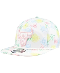 New Era Men's White Chicago Bulls Palm Trees and Waves Golfer Adjustable Hat