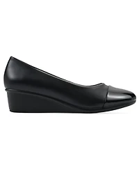 Cliffs by White Mountain Women's Bolivia Cap Toe Wedge Pumps