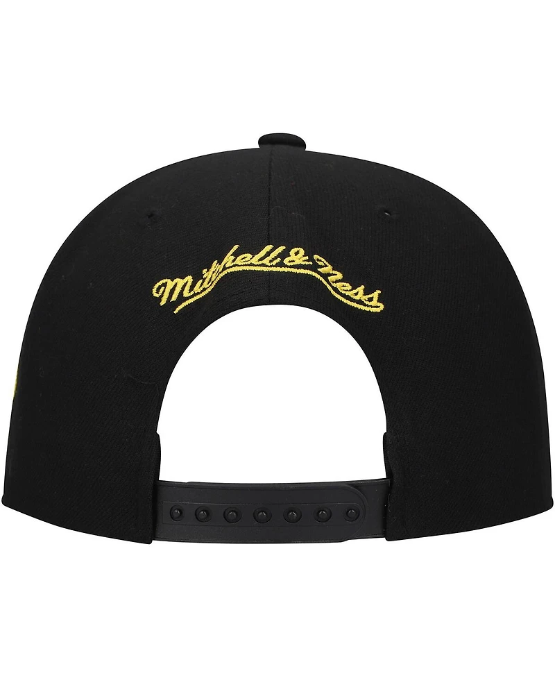 Mitchell & Ness Men's Black Boston Bruins Core Team Script 2.0 Snapback Hat