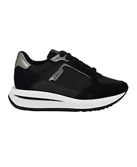 Guess Women's Energy Round Toe Retro Jogger Sneakers