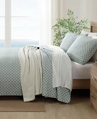 Tommy Bahama Home Coastal Batik Reversible 3-Pc. Quilt Set, Full/Queen