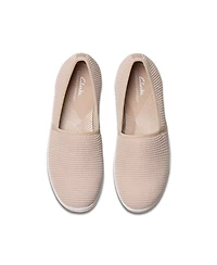 Clarks Women's Cloud Steppers Breeze Stretch Closed Toe Shoes