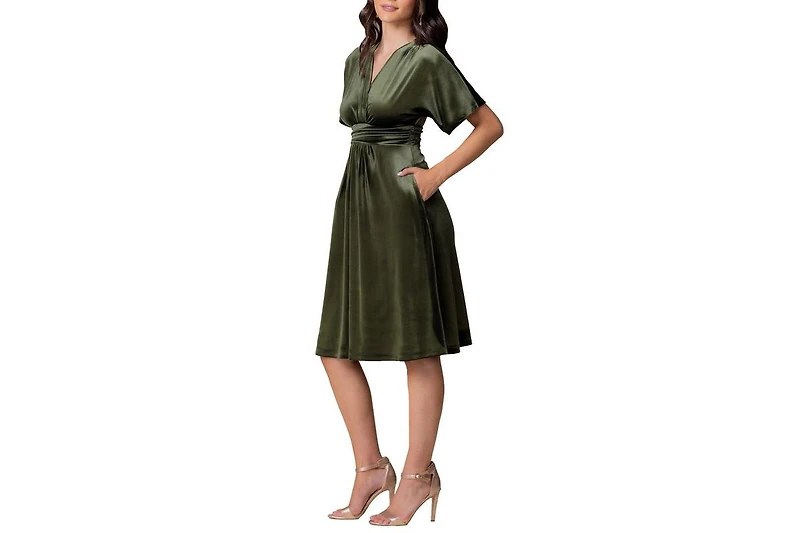 Kiyonna Women's Angelic Velvet Midi Cocktail Dress with Pockets