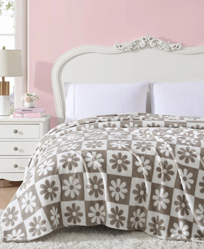 Betsey Johnson Daisy Check Ultra Soft Plush Fleece Blanket, Full/Queen