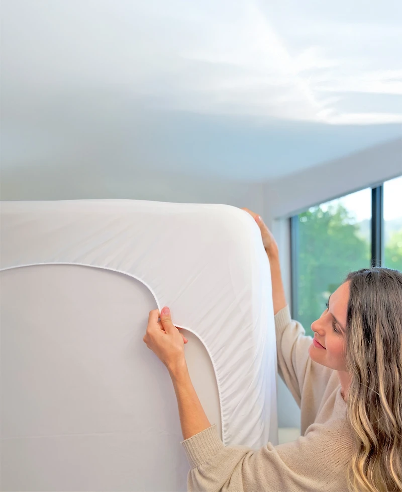 CleanBrands Fitted Waterproof Mattress Protector