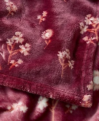 Lucky Brand Daisy Floral Cozy Plush Throw, 50" x 70"