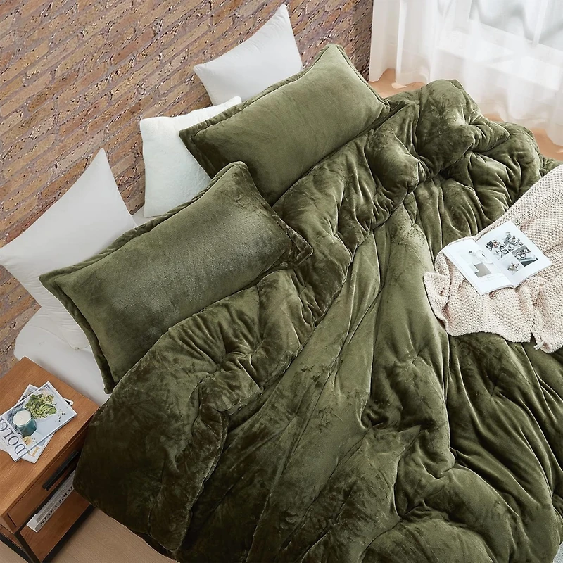 Thicker Than Thick - Coma Inducer Comforter Set - Standard Plush Filling - Winter Moss