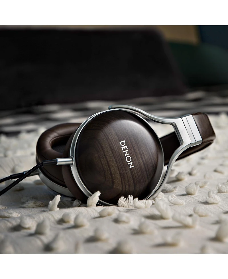 Denon Ah-D5200 Over-Ear Headphones (Zebrawood)